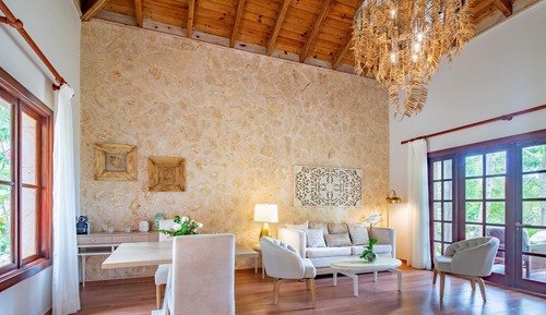 Villa, 1 cama de matrimonio grande, balcón, frente al mar