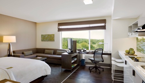 Estudio, 1 cama de matrimonio grande (Mobility/Hearing Access, Roll-In Shwr)