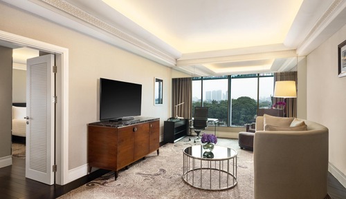 Suite (Salon Suite)