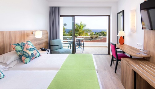 Habitación doble superior, balcón, vistas al mar (2 adultos)