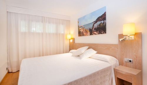 Habitación familiar, vistas parciales al mar