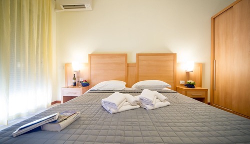 Habitación económica con 1 cama doble o 2 individuales