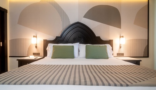 Suite familiar, 2 habitaciones, vistas parciales al mar (B2C-CA)