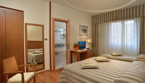 Habitación clásica con 1 cama doble o 2 individuales