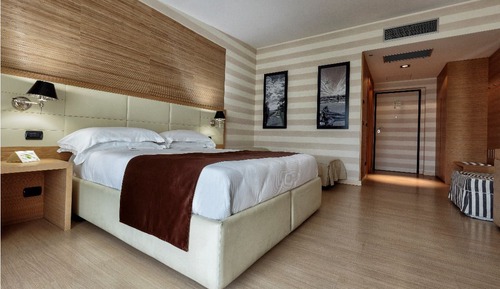 Habitación con 1 cama doble o 2 individuales, en edificio anexo