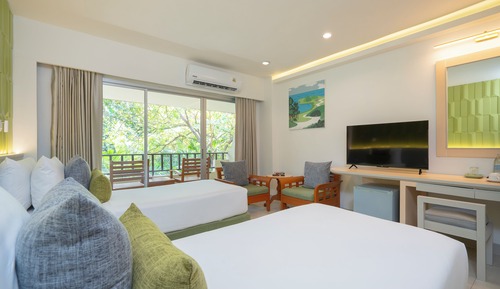 Habitación superior, vistas al jardín