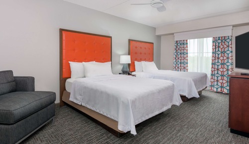 Suite, 2 camas de matrimonio, bañera (Mobility & Hearing, Non Smoking)