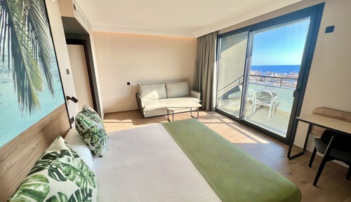 Habitación Premium, terraza, vistas a la piscina (2 Adults)