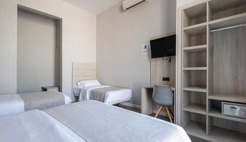 Habitación cuádruple, balcón