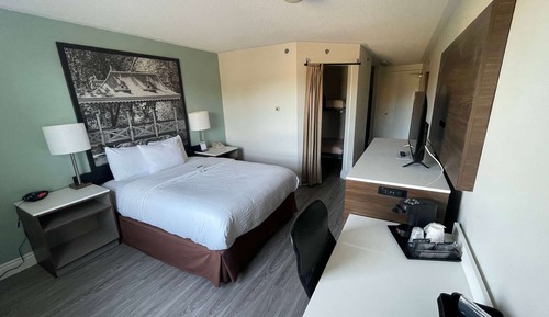 Suite, varias camas, no fumadores (1 Queen Bed and 2 Twin Bunk Beds)