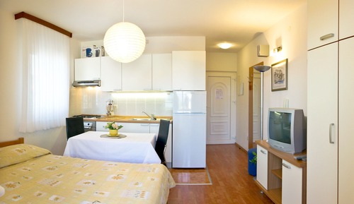 Estudio superior, cocina, vistas al mar