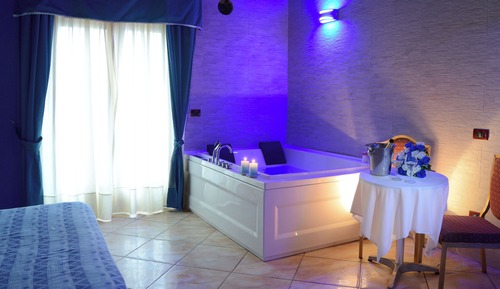 Suite, 1 cama doble (with balcony)