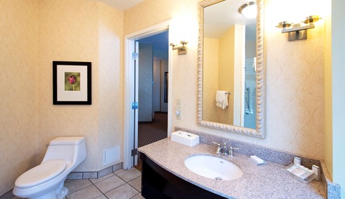 1 King Standard w/ walk in shower
