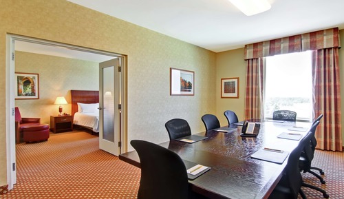 1 King Boardroom suite