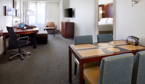 Suite, 2 habitaciones, fumadores (Mobility/Hearing Accessible, Tub)