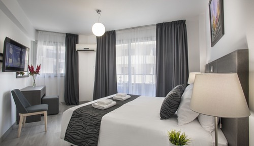 Apartamento superior, 3 habitaciones, balcón, vistas a la ciudad