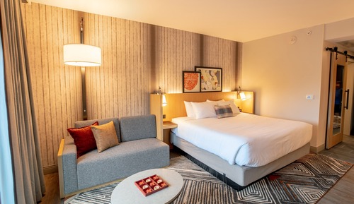 Habitación superior, 1 cama de matrimonio grande (North Hotel with King Handicap Access)