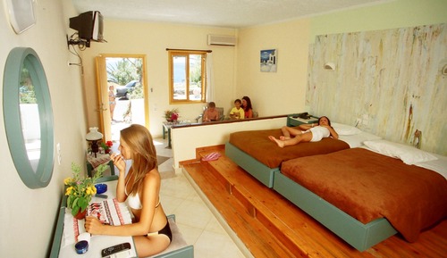 Classic Family Bungalow with Sea View