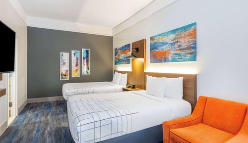 Suite Premier, 2 camas de matrimonio, no fumadores, vistas a la piscina