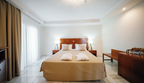 Suite ejecutiva, bañera de hidromasaje, vistas al mar