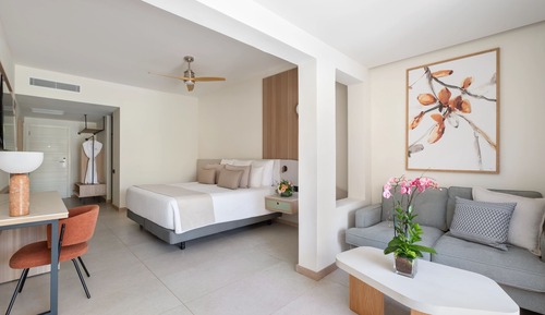Preferred Club Junior Suite Pool Terrace King