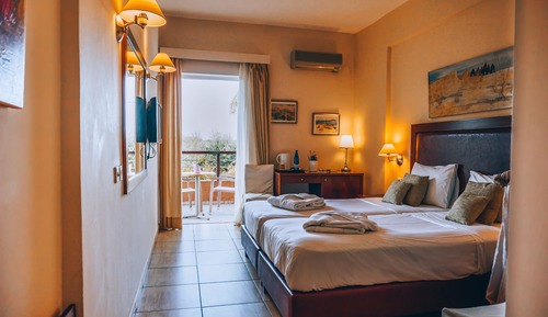 Habitación con 1 cama doble o 2 individuales, accesible para personas con discapacidad