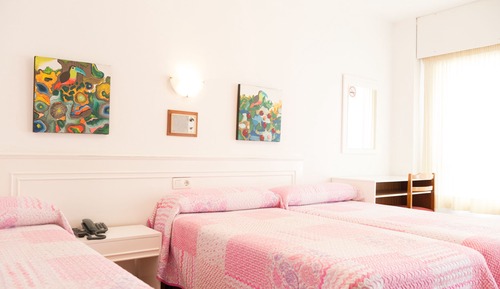 Habitación doble (with extra bed)