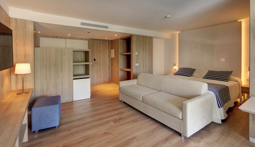 Habitación junior doble, balcón, vistas a la piscina