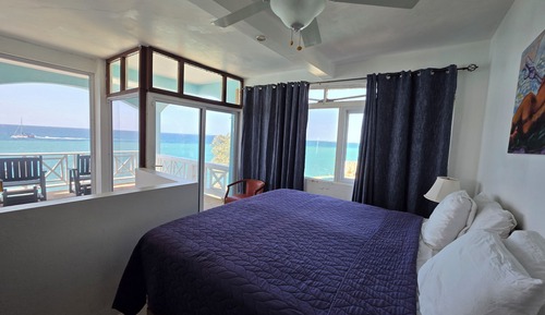 Suite ejecutiva, vistas al mar (1 King Bed and 2 Double Beds)