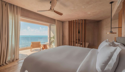 Suite presidencial, 1 cama de matrimonio grande, balcón, frente al mar