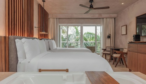 Habitación Deluxe, 1 cama de matrimonio grande, balcón