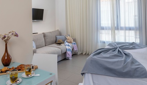 Standard with kitchen accommodation and breakfast