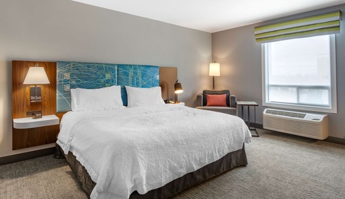 Estándar con cama de matrimonio King