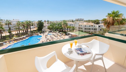 Habitación doble, balcón, vistas a la piscina