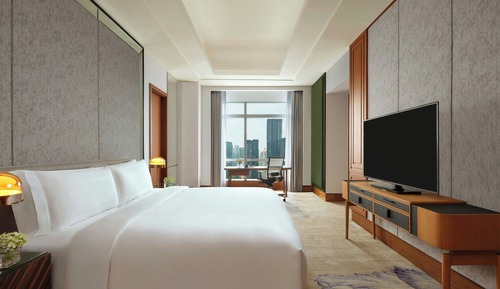 Suite Club, 1 cama de matrimonio grande, vistas a la ciudad