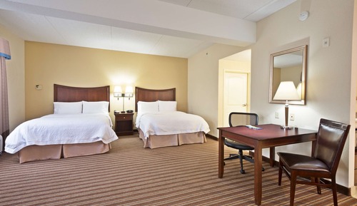 Suite estudio, no fumadores (2 Queen Beds with Sofa bed)