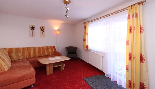 Apartamento, 2 habitaciones, terraza, vistas a la montaña (U1)