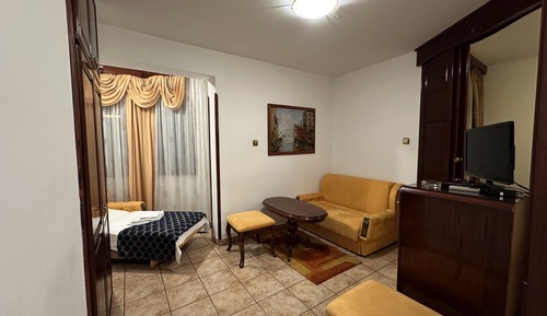 Habitación cuádruple, balcón, vistas a la ciudad