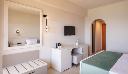 Habitación superior, vistas al mar (2+1)