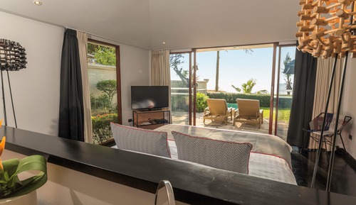 Beachfront Jacuzzi Villa