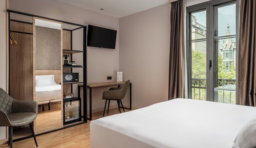 Habitación doble, balcón, vistas a la ciudad