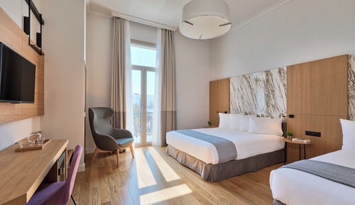 Habitación triple Deluxe, vistas al mar (or City view)