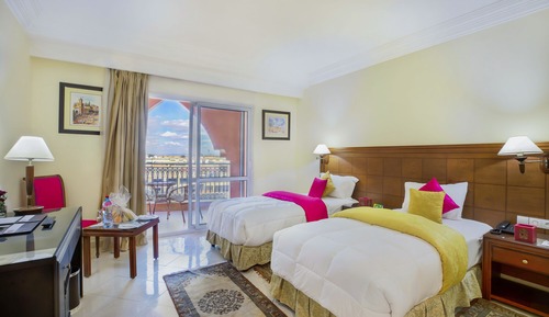 Habitación estándar con 2 camas individuales, vistas a la piscina