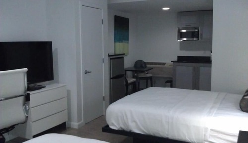 Habitación estándar, 2 camas de matrimonio, cocina básica