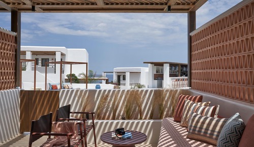 Supreme Suite Pool View