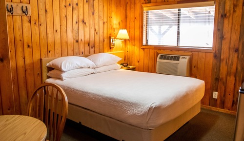 Standard Room, 1 Queen Bed (No Pets)