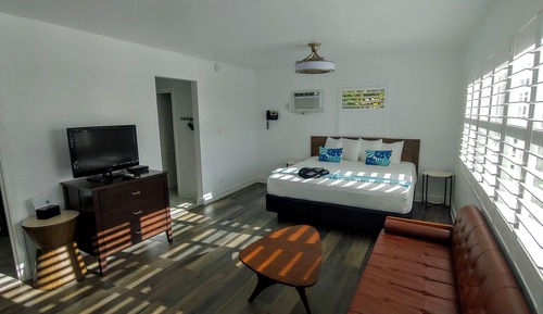 Suite estudio junior, junto a la piscina