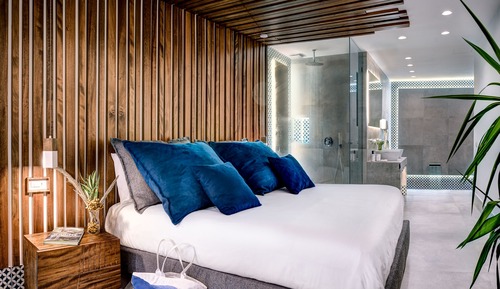 Suite junior, 1 cama de matrimonio grande, bañera, vistas al mar