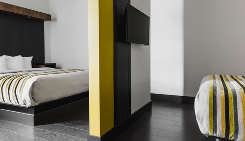 Habitación superior, 2 camas de matrimonio, frigorífico y microondas (Signature Plus)