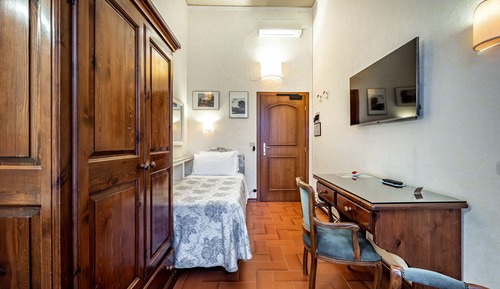 Habitación individual, baño privado (External)